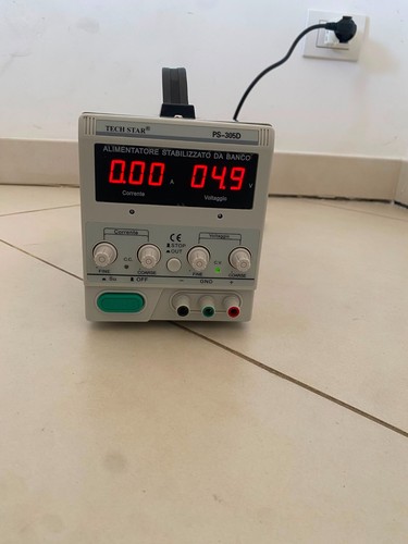 Alimentatore banco usato - da,
